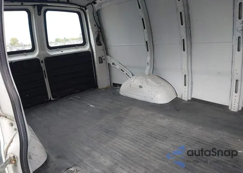 2017 Chevrolet Express 2500 Work Van z USA, uszkodzony, nr VIN 1GCWGAFF7H1189078